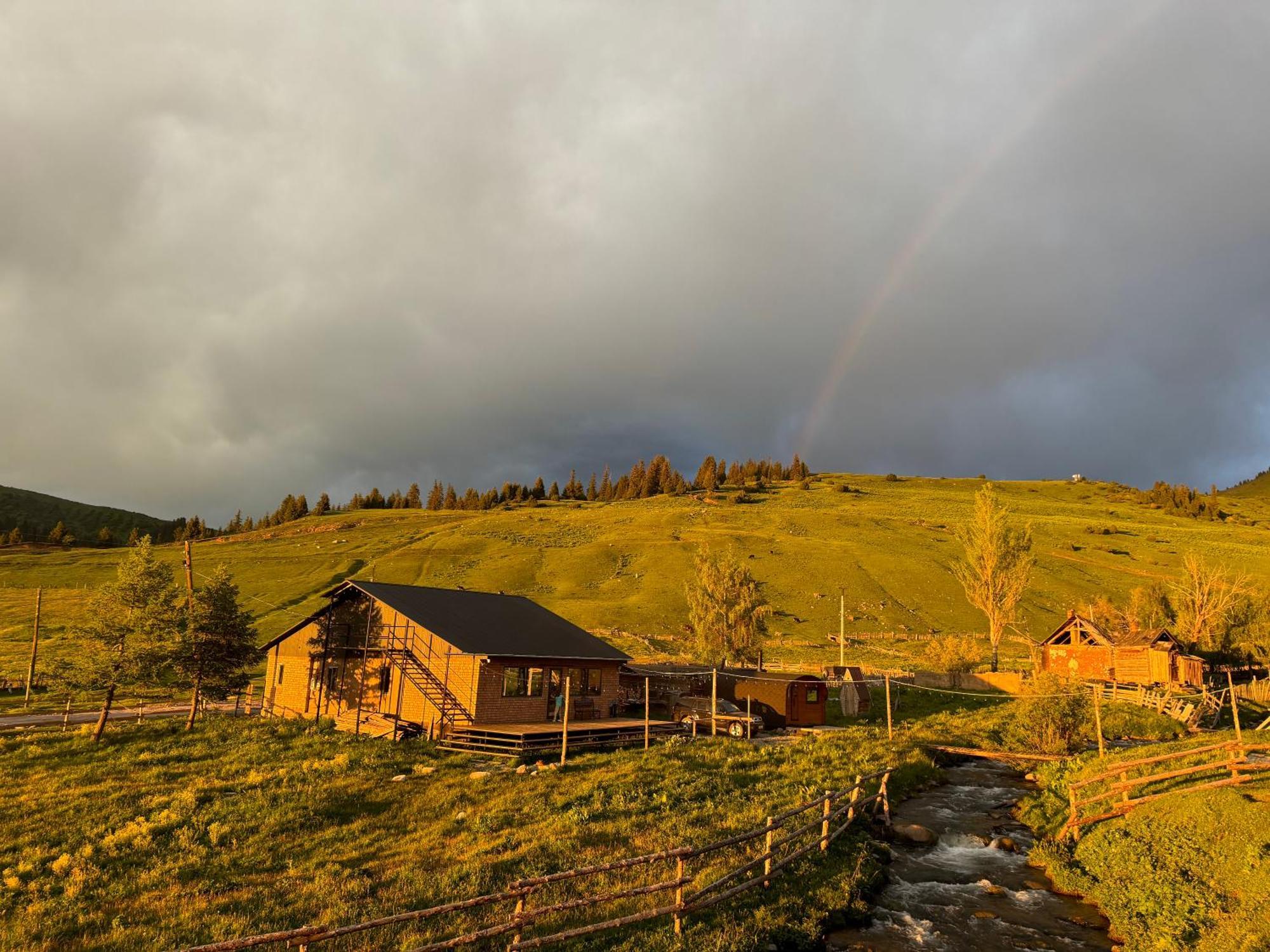 Mine Hostel Dzhergalan Jyrgalan Dış mekan fotoğraf