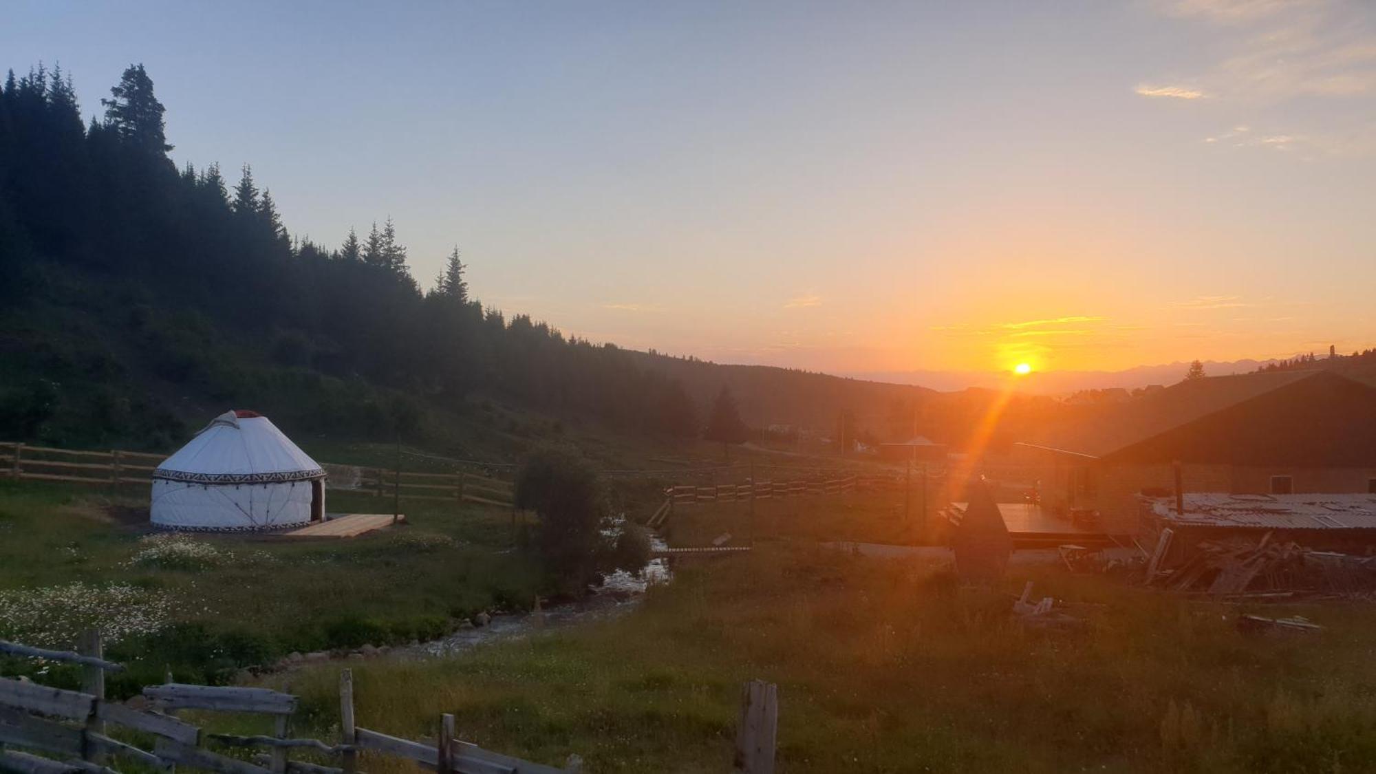 Mine Hostel Dzhergalan Jyrgalan Dış mekan fotoğraf